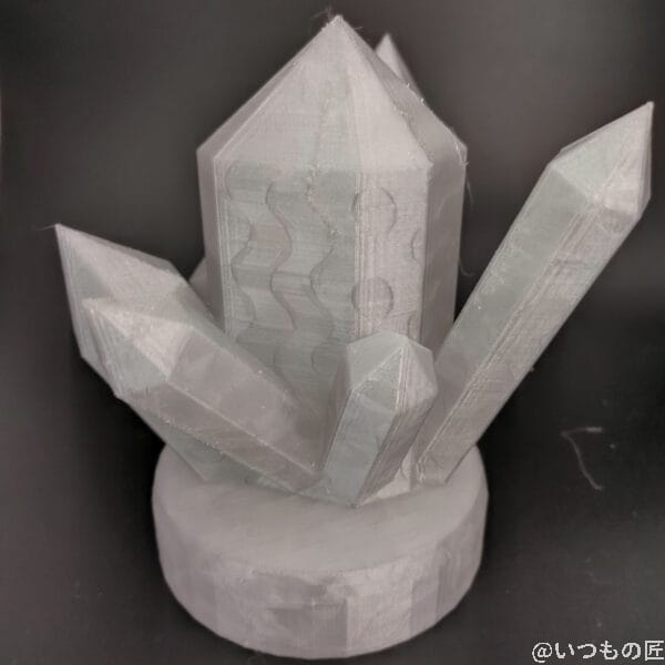 oppo-reno5aのカメラで暗所撮影した3Dプリンタ製品