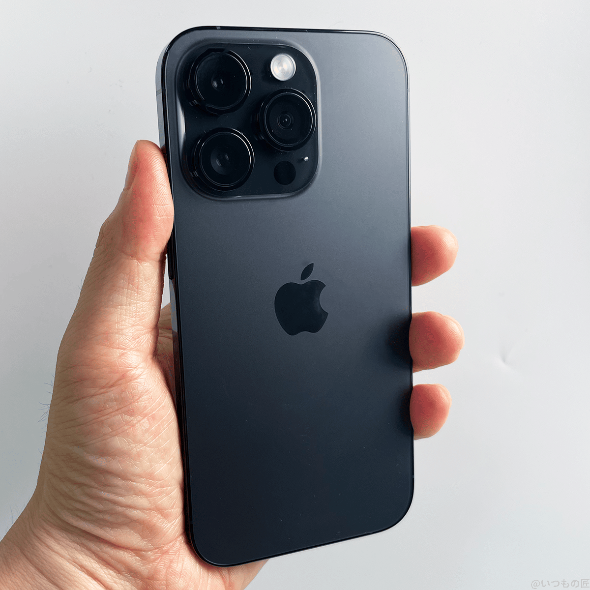 iPhone14 Pro実機レビュー!メリット・デメリットを徹底調査 39 手持ちしたiPhone14 Pro