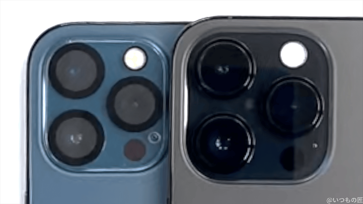 iPhone14 Pro実機レビュー!メリット・デメリットを徹底調査 46 iPhone12 Pro Max(左)とiPhone14 Pro(右)のカメラ部分