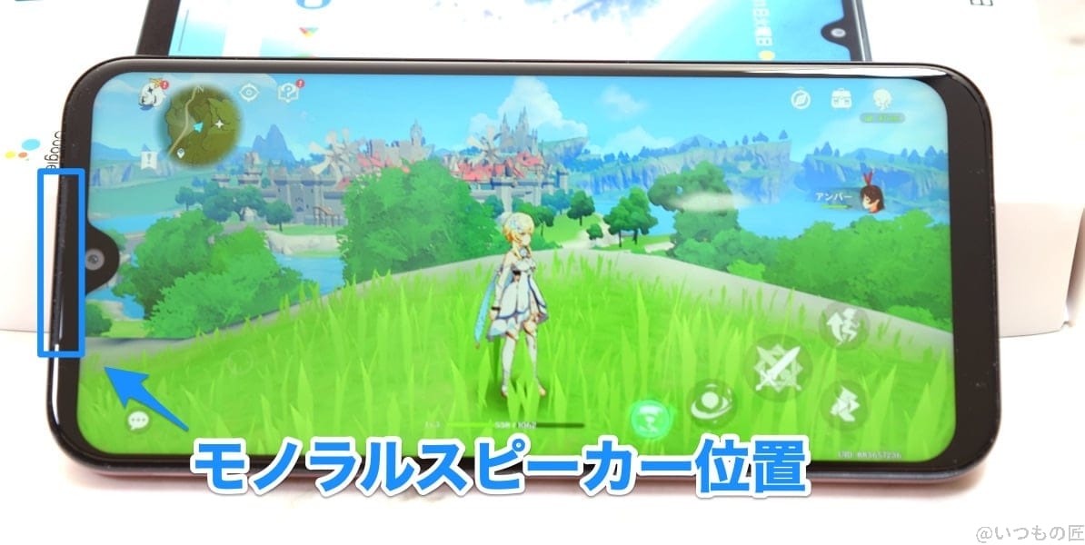 Android One S10とワイヤレスイヤホンの写真。