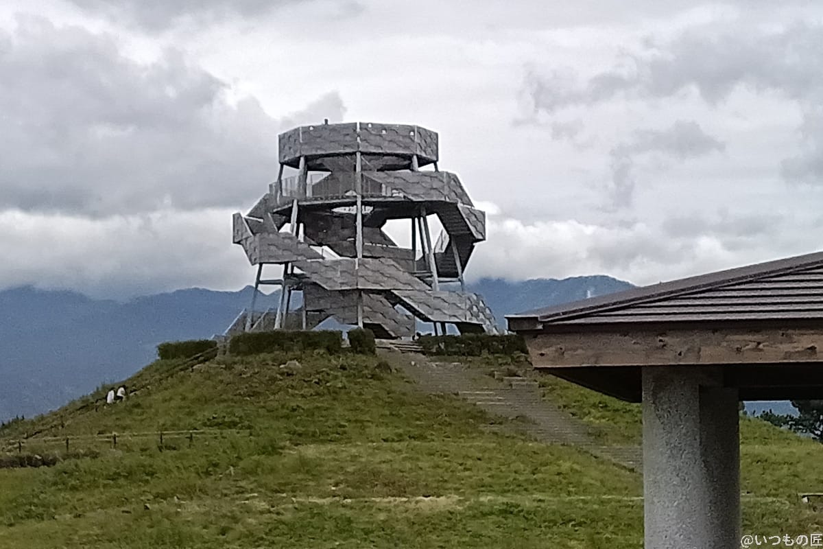 建物のズーム写真（Android One S10の広角レンズ）