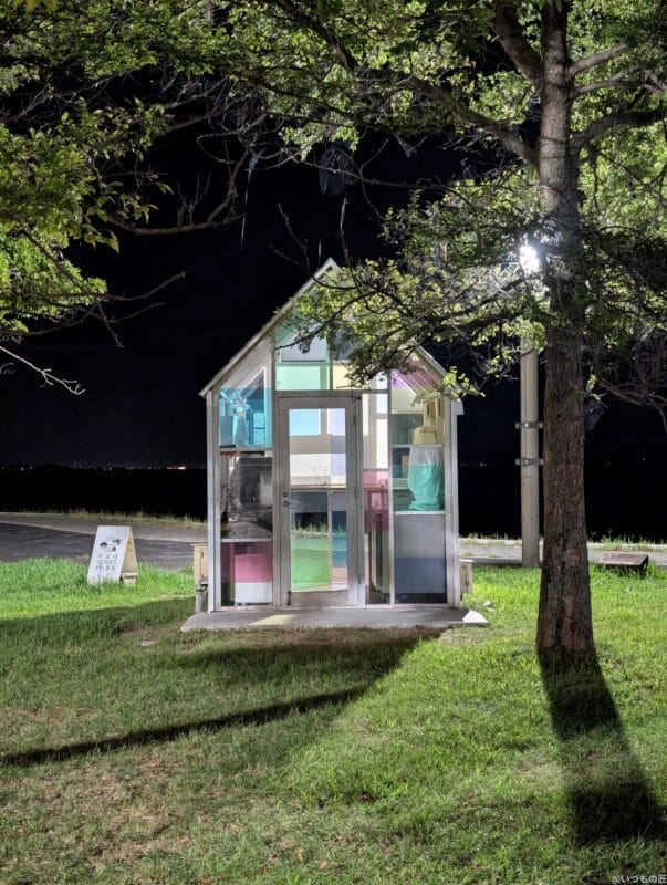 google pixel 9 pro の通常モードでズーム撮影した夜景写真 | モバイル比較レビュー.jp Google Pixel 9 Pro カメラ Google Pixel 9 Pro の通常モードでズーム撮影した夜景写真