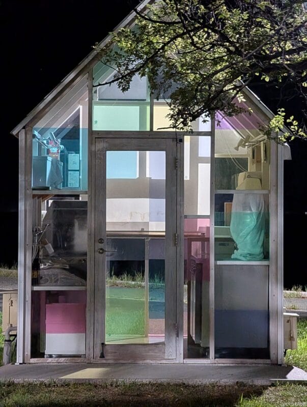 google pixel 9 pro の通常モードでズーム撮影した夜景写真 | モバイル比較レビュー.jp Google Pixel 9 Pro カメラ Google Pixel 9 Pro の通常モードでズーム撮影した夜景写真