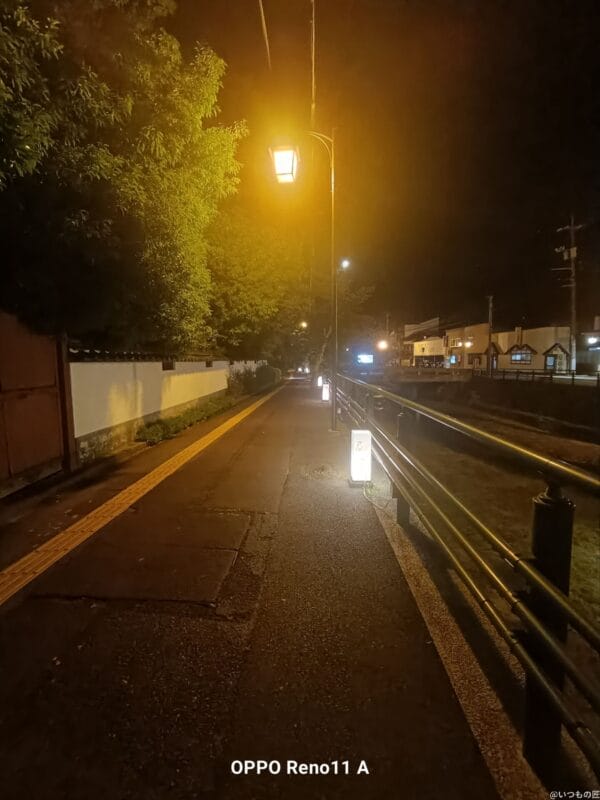 oppo reno11 a カメラで夜間撮影した写真 | モバイル比較レビュー.jp OPPO Reno11 A カメラ OPPO Reno11 Aで夜間撮影した写真