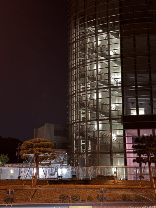 iphone 16 pro maxのナイトモードで撮影した写真 | モバイル比較レビュー.jp AQUOS R9 pro カメラ iPhone 16 Pro MAXのナイトモードで撮影した写真