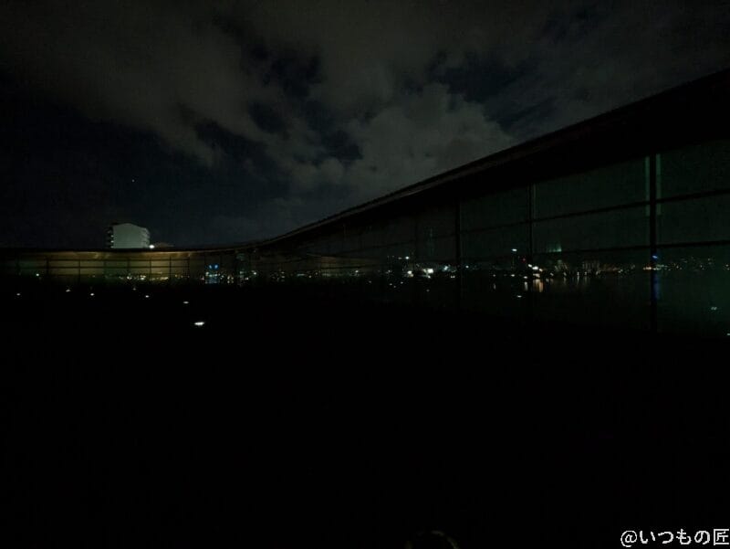 google pixel 8aで暗所撮影した風景写真 | モバイル比較レビュー.jp Google Pixel 9a カメラ Google Pixel 8aで暗所撮影した風景写真