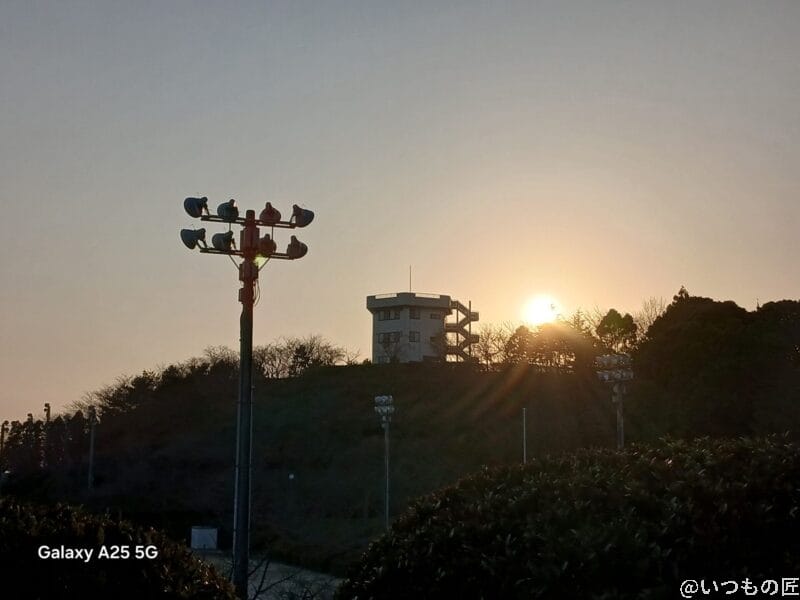 Galaxy A25 5G カメラ 夕暮れ時の風景写真