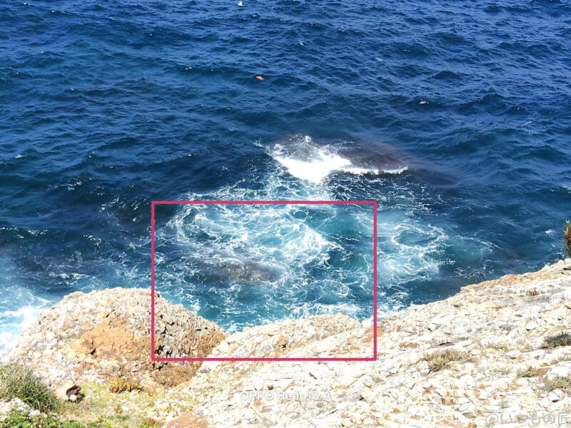 OPPO Reno13 A カメラ 波しぶきの瞬間を収めた一枚