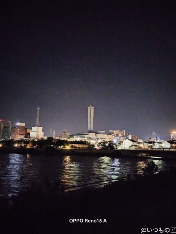 OPPO Reno13 A カメラ 海の夜景を撮影した写真
