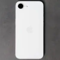 iPhone16eの実機写真