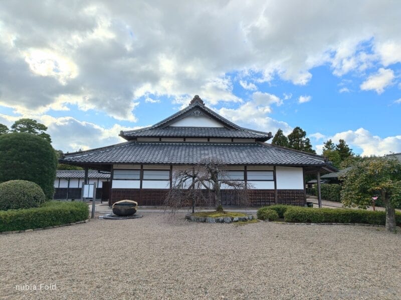 nubia Fold カメラ 趣のある古民家を捉えた一枚