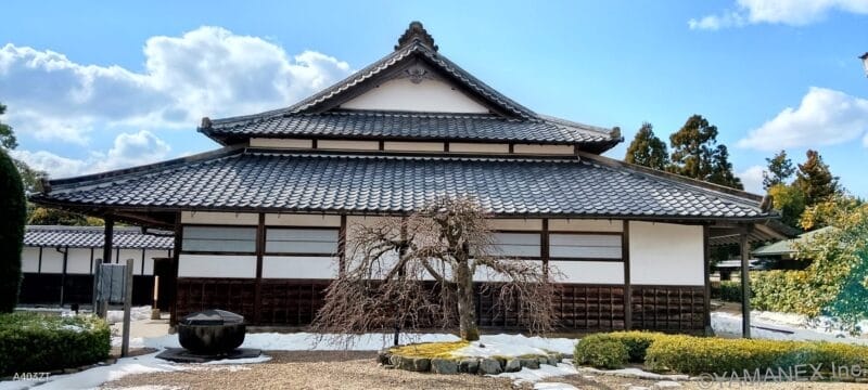 晴天下の古民家を撮影した一枚 | モバイル比較レビュー.jp nubia S2 カメラ 晴天下の古民家を撮影した一枚