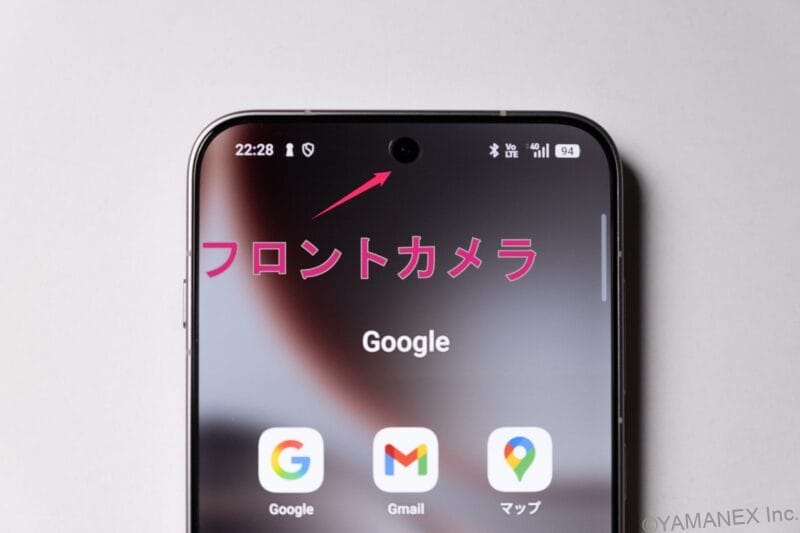 OPPO Find X9 カメラ 机の上に置かれたFind X9