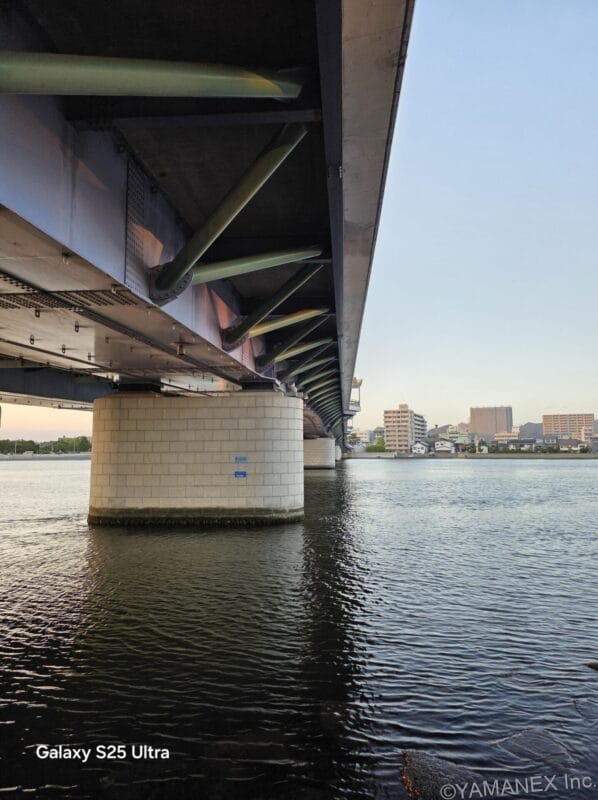 Galaxy S26 Ultra カメラ 橋の下を撮影した写真