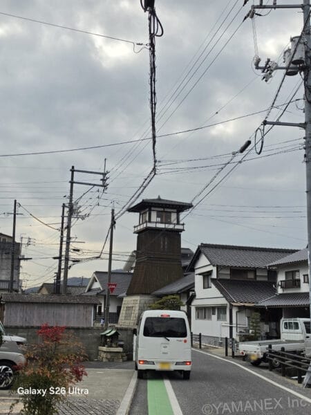 Galaxy S26 カメラ 木造建築をズーム撮影