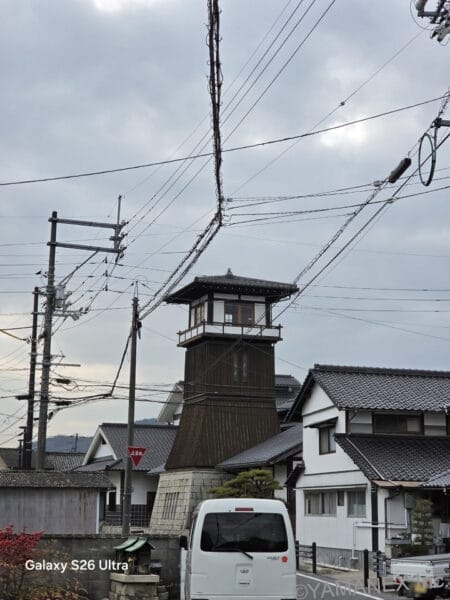 Galaxy S26 カメラ 木造建築をズーム撮影