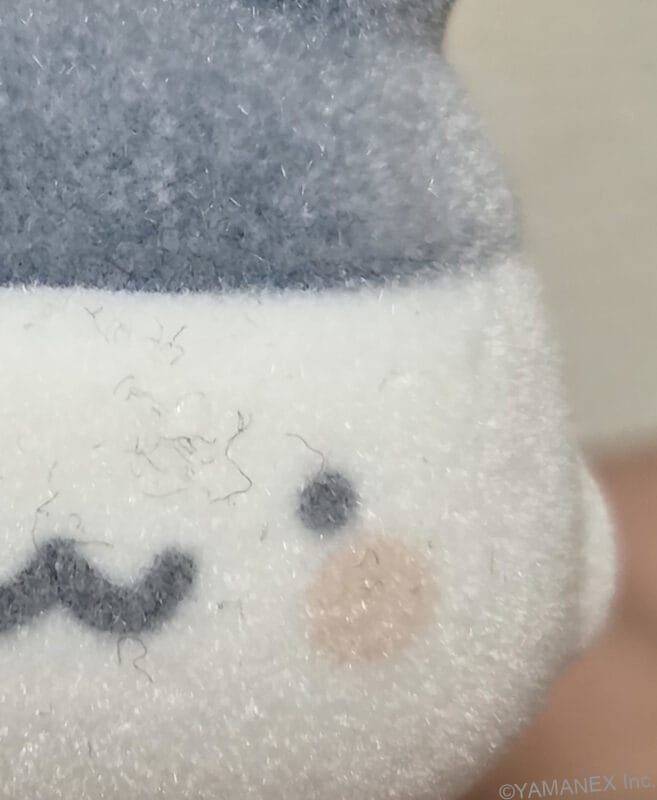 Galaxy S26 カメラ 手のひらのうえのマスコット人形をマクロ撮影