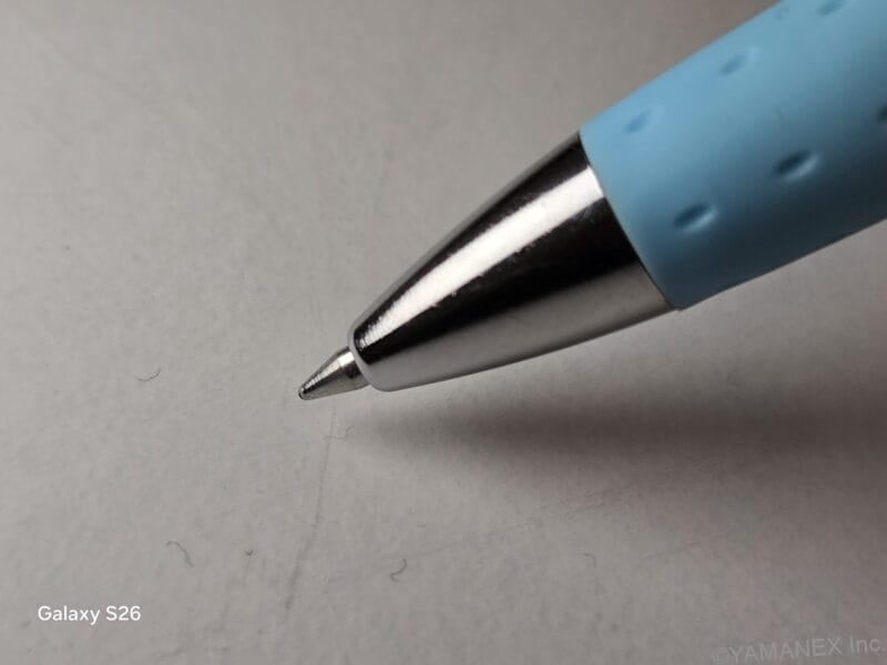 Galaxy S26 カメラ ボールペンの先端をマクロ撮影
