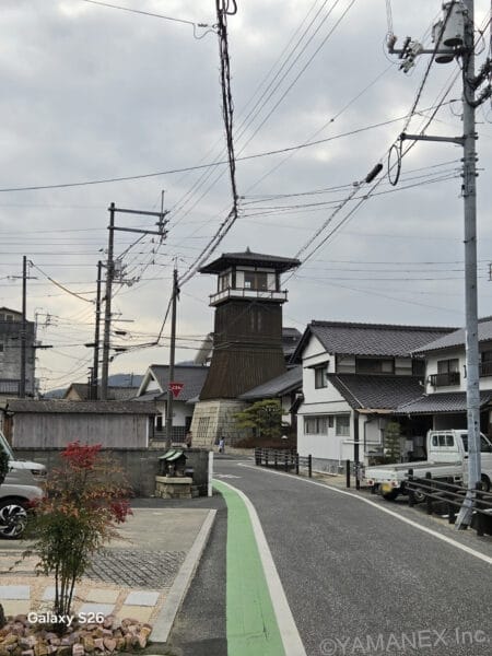 Galaxy S26 カメラ 木造建築をズーム撮影