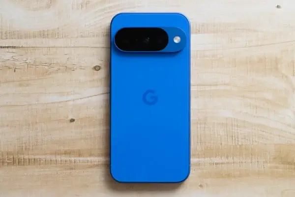 google pixel 10 本体写真 | モバイル比較レビュー.jp Google Pixel 10 本体写真