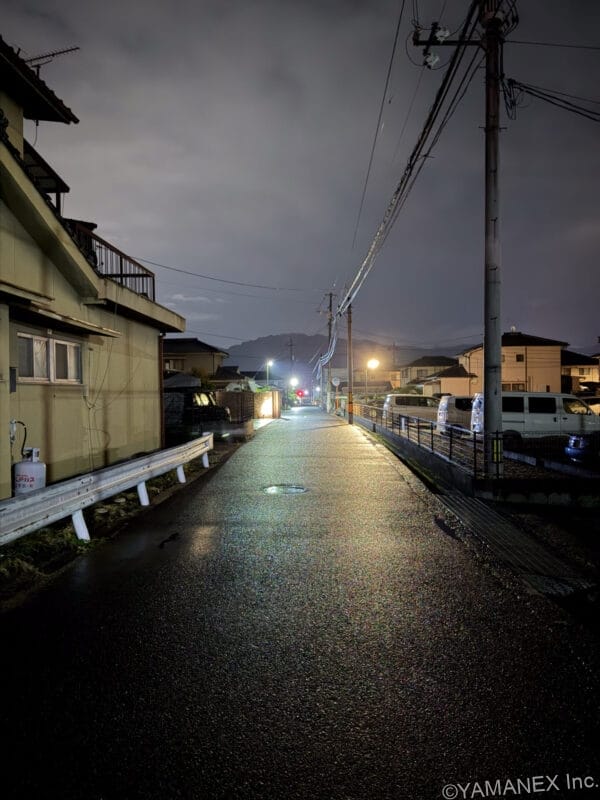 Galaxy S26 Ultra カメラ 大通りを夜間撮影