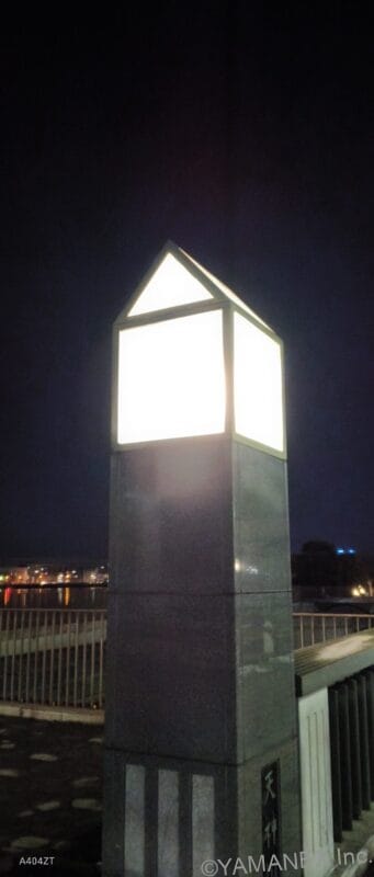 nubia Flip 3 カメラ nubia Flip 2で橋の街灯を撮影した一枚