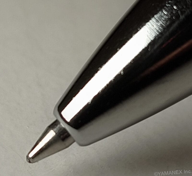 nubia Flip 3 カメラ ボールペンの先端を撮影した一枚