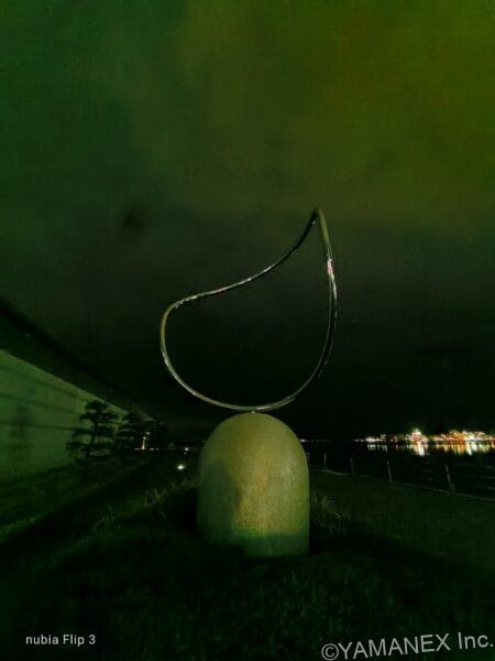 nubia Flip 3 カメラ リング状のモニュメントを撮影した一枚