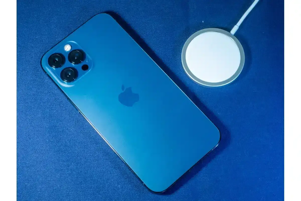 iPhone 13/iPhone 12を購入するべきではない3つの理由とは? 1 iPhone 12 Pro MAXとMagSafe