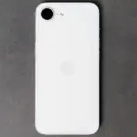 iPhone16eの実機写真